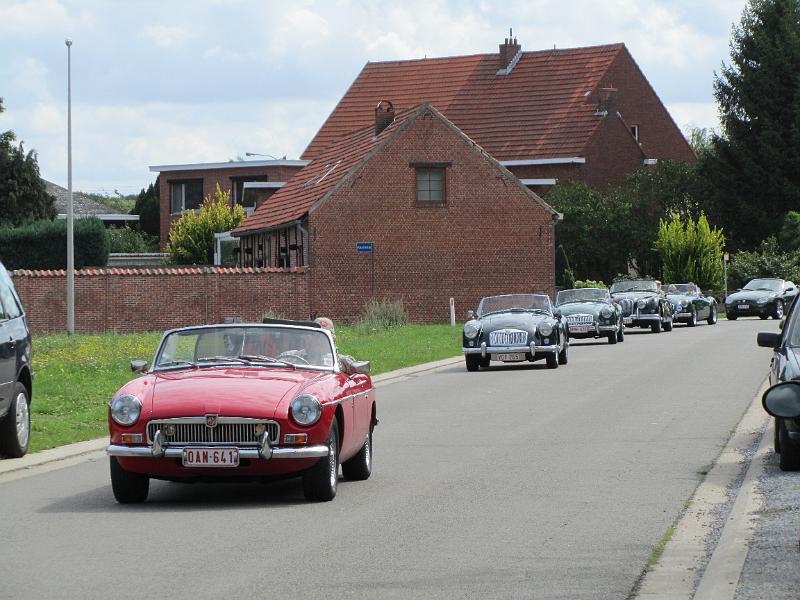 IMG_1239.jpg - Vanuit Koersel rijden onze mgees richting Beringen