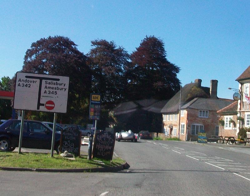 112_1069.JPG - Einde baan rechts, Amesbury